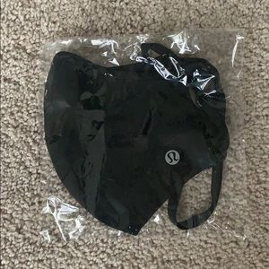 Lululemon face mask - black